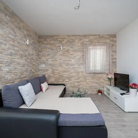 Family Friendly House With A Swimming Pool Maslenica, Novigrad - 23719