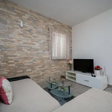 Feriehus Family Friendly House With A Swimming Pool Maslenica, Novigrad - 23719